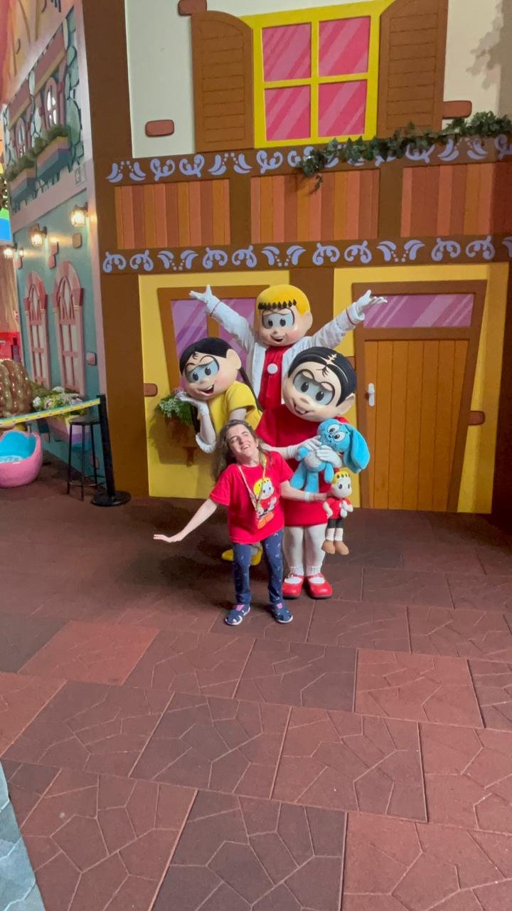 Um Aniversário Inesquecível na Vila da Mônica em Gramado: Magia, Ciência e Muitos Abraços!